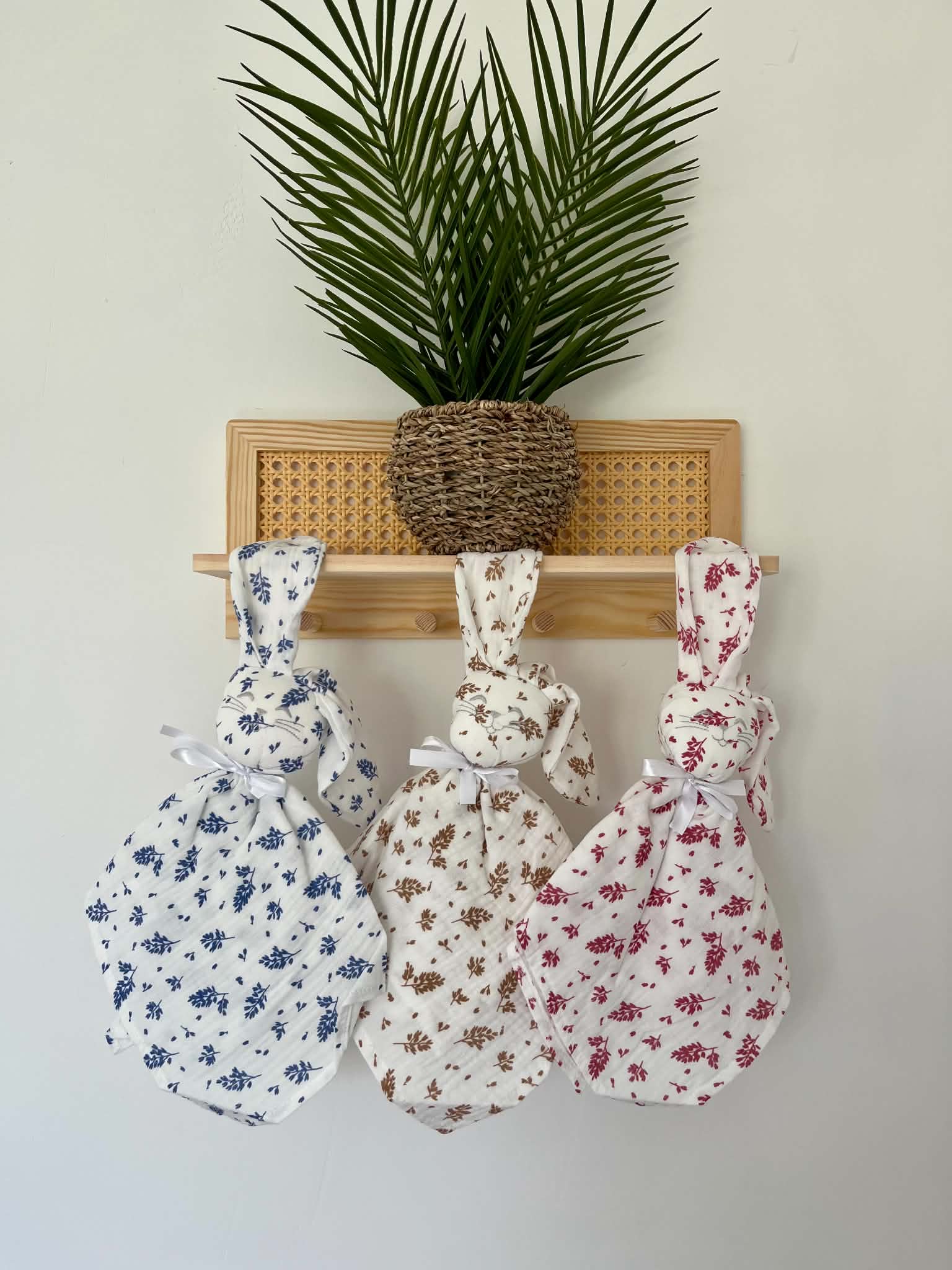 Doudou lapin feuilles